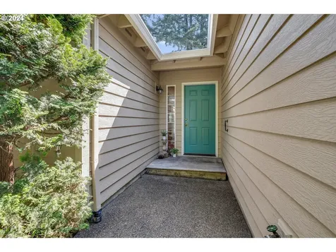 9207 Sw Capitol Highway Portland OR 97219