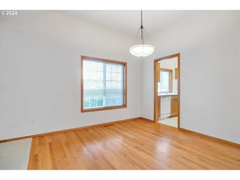 9207 Sw Capitol Highway Portland OR 97219