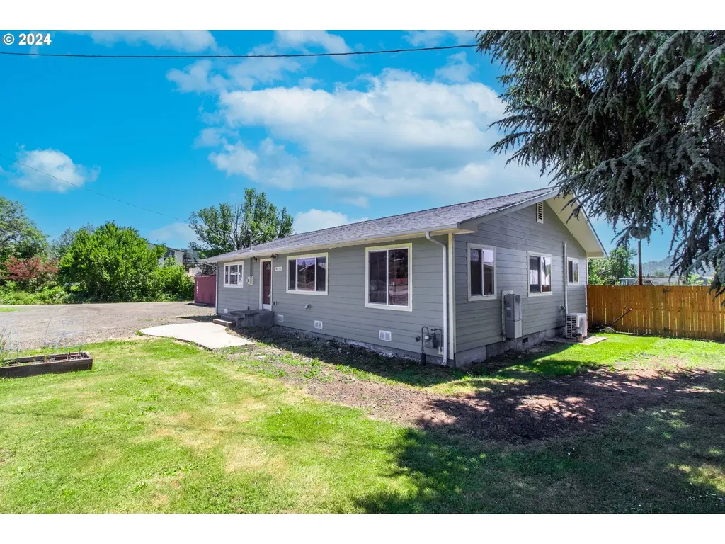 250 Coos Bay Wagon Road Roseburg OR 97471