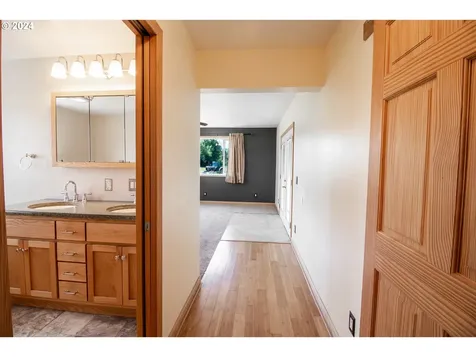 250 Coos Bay Wagon Road Roseburg OR 97471