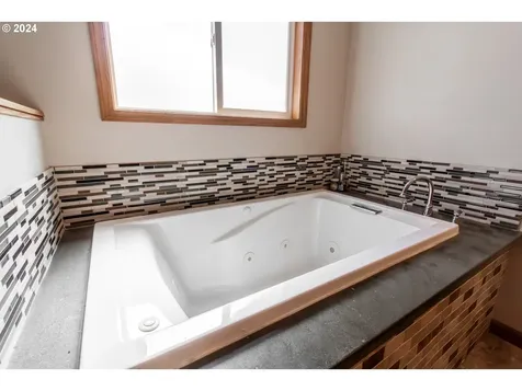 250 Coos Bay Wagon Road Roseburg OR 97471