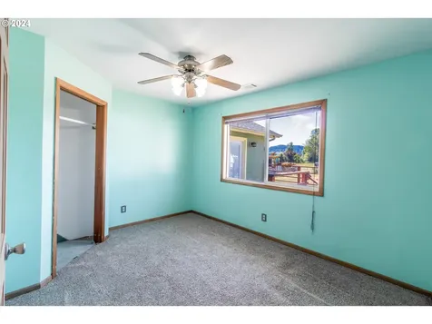 250 Coos Bay Wagon Road Roseburg OR 97471