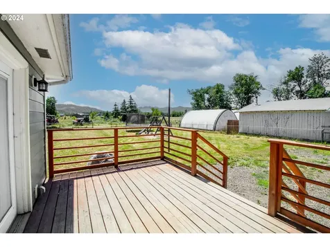 250 Coos Bay Wagon Road Roseburg OR 97471