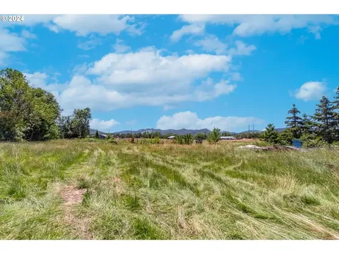 250 Coos Bay Wagon Road Roseburg OR 97471