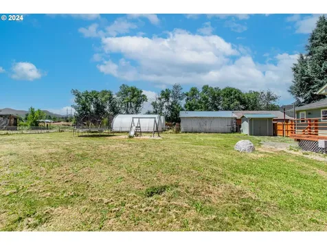 250 Coos Bay Wagon Road Roseburg OR 97471
