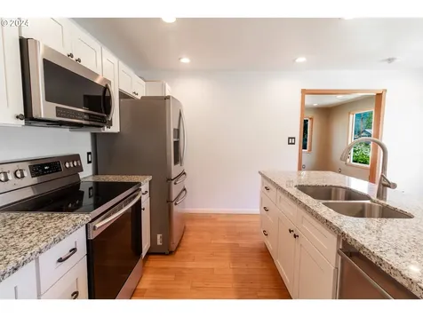 250 Coos Bay Wagon Road Roseburg OR 97471