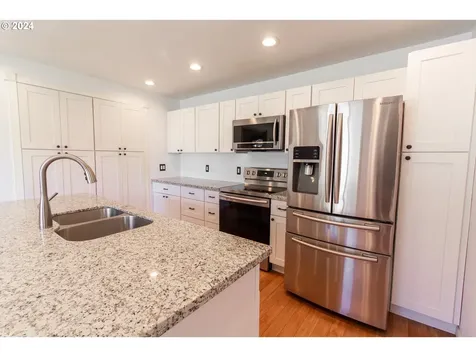 250 Coos Bay Wagon Road Roseburg OR 97471