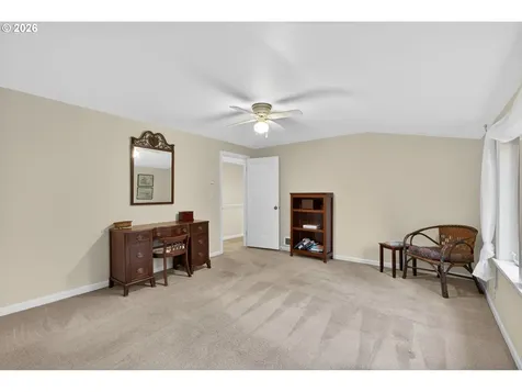 728 NE Royal Court Portland OR 97232