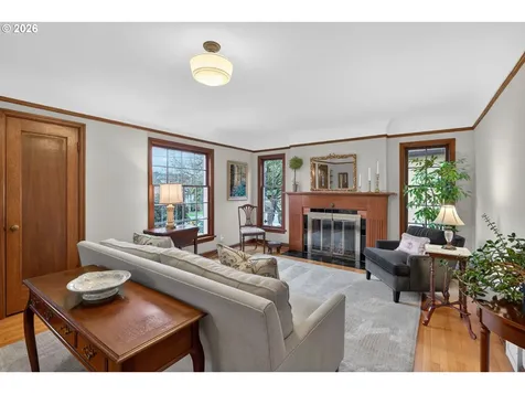 728 NE Royal Court Portland OR 97232