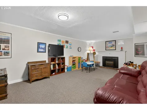728 NE Royal Court Portland OR 97232