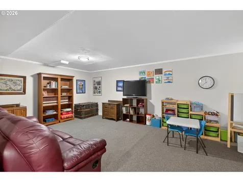 728 NE Royal Court Portland OR 97232