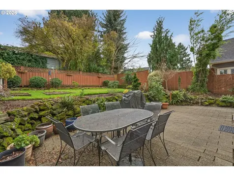 728 NE Royal Court Portland OR 97232