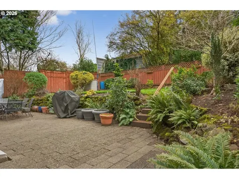 728 NE Royal Court Portland OR 97232