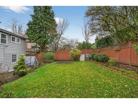 728 NE Royal Court Portland OR 97232