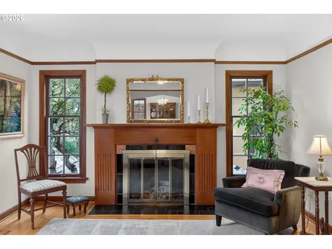 728 NE Royal Court Portland OR 97232
