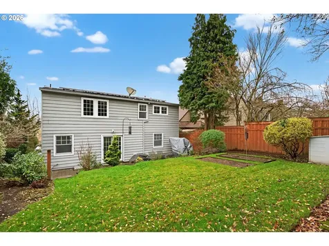 728 NE Royal Court Portland OR 97232