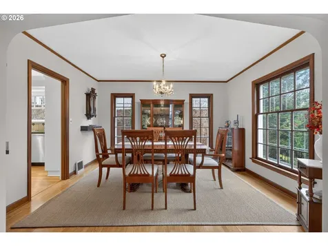 728 NE Royal Court Portland OR 97232