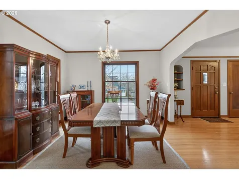 728 NE Royal Court Portland OR 97232