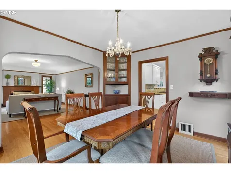 728 NE Royal Court Portland OR 97232