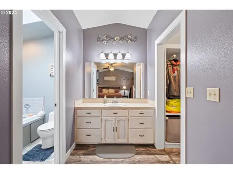 7605 NE 148th Avenue Vancouver WA 98682