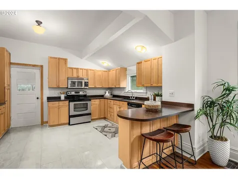 6920 SE Belmont Street Portland OR 97215
