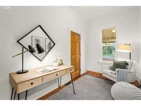 6920 SE Belmont Street Portland OR 97215
