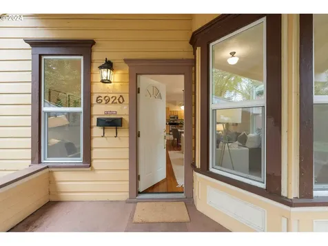 6920 SE Belmont Street Portland OR 97215