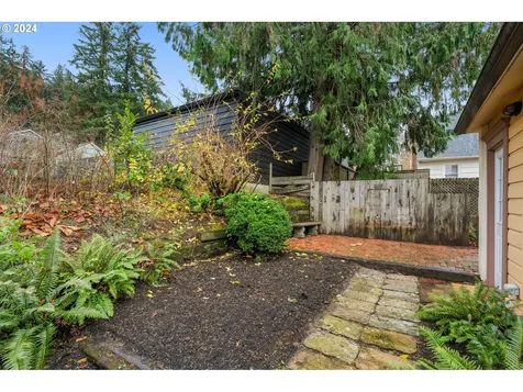 6920 SE Belmont Street Portland OR 97215