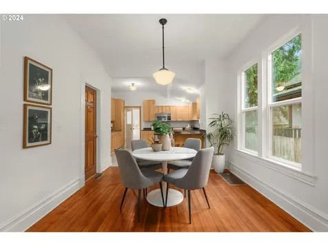6920 SE Belmont Street Portland OR 97215