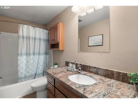 1624 Nw 13th Street Gresham OR 97030