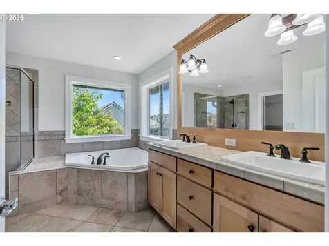 1018 34th Place Forest Grove OR 97116