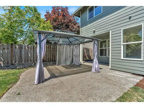 1018 34th Place Forest Grove OR 97116
