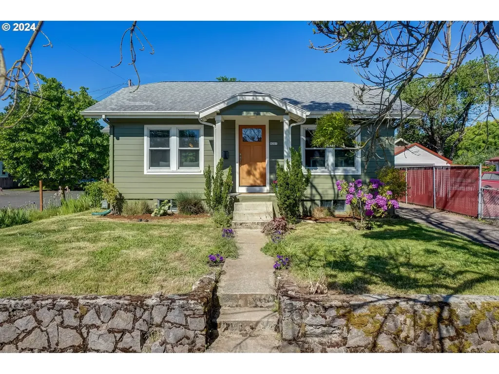 8205 N Dwight Avenue Portland OR 97203
