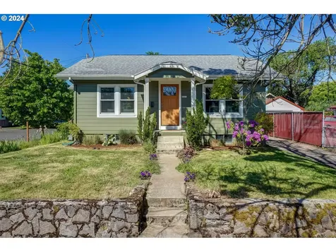8205 N Dwight Avenue Portland OR 97203