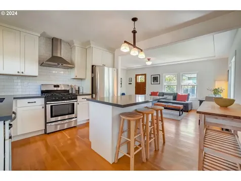 8205 N Dwight Avenue Portland OR 97203