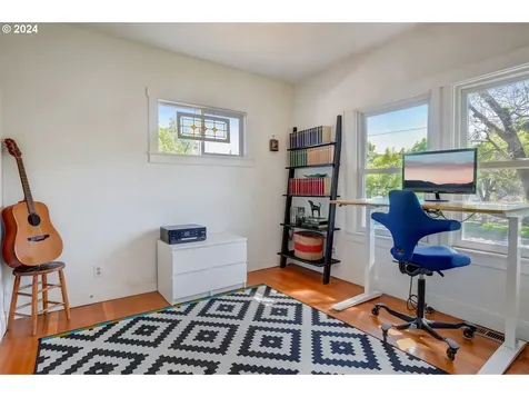 8205 N Dwight Avenue Portland OR 97203