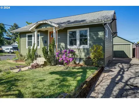 8205 N Dwight Avenue Portland OR 97203