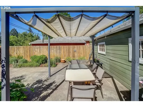 8205 N Dwight Avenue Portland OR 97203