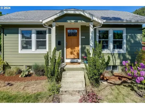 8205 N Dwight Avenue Portland OR 97203