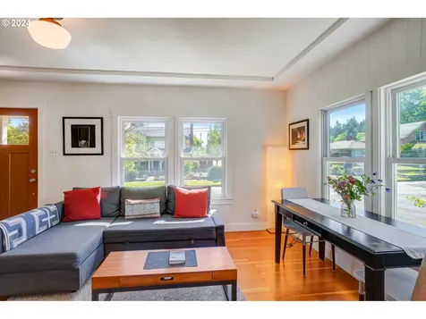 8205 N Dwight Avenue Portland OR 97203