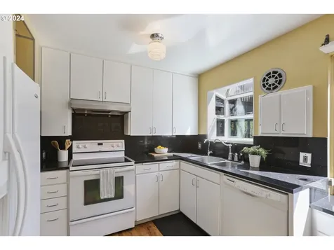 4810 Se 49th Avenue Portland OR 97206