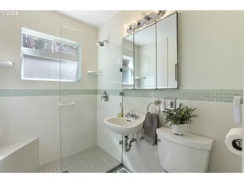 4810 Se 49th Avenue Portland OR 97206