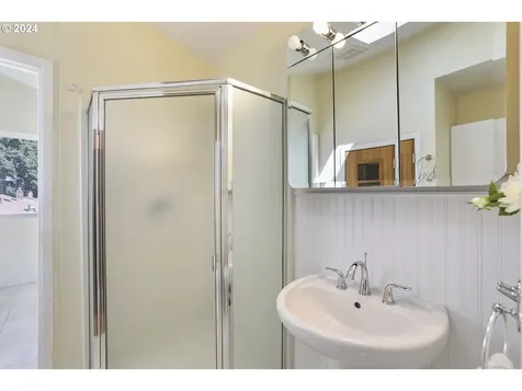 4810 Se 49th Avenue Portland OR 97206