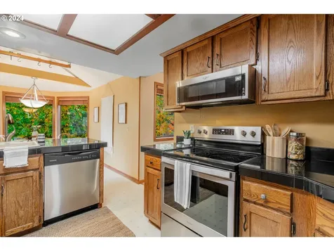 15176 SW Kilchis Court Beaverton OR 97007