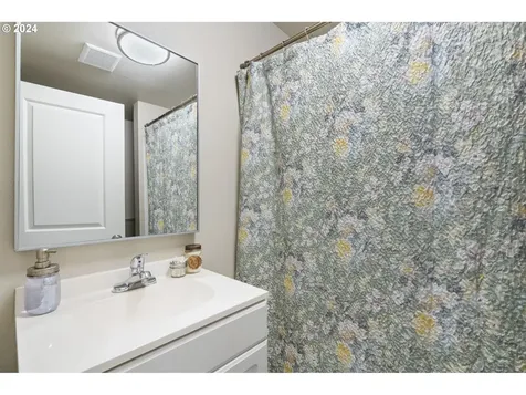 123 Williams Avenue Kelso WA 98626