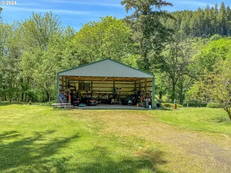 230 Hinkle Creek Road Sutherlin OR 97479