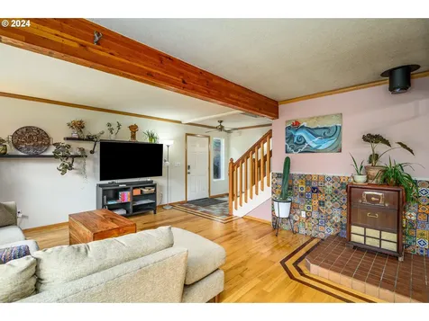 4718 SW Vesta Street Portland OR 97219