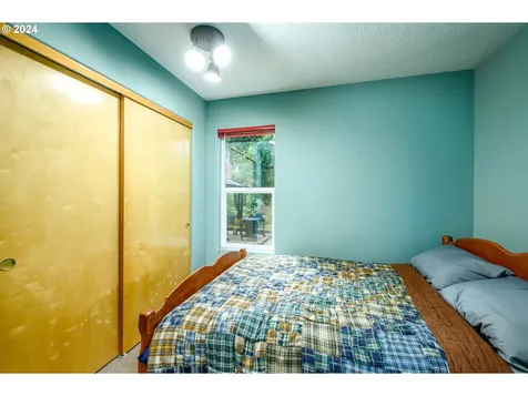 4718 SW Vesta Street Portland OR 97219