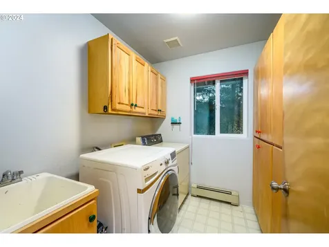 4718 SW Vesta Street Portland OR 97219