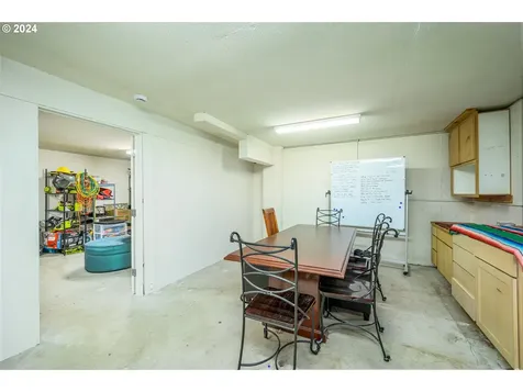 4718 SW Vesta Street Portland OR 97219